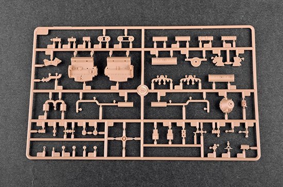 Trumpeter 09538 Sd.Kfz.8 (DB9)Half-Track Artillery Tractor 1/35