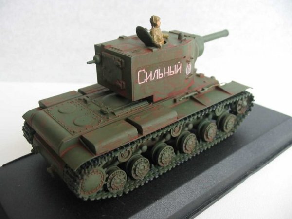 PST 72017 KV-2 Heavy Tank 1/72