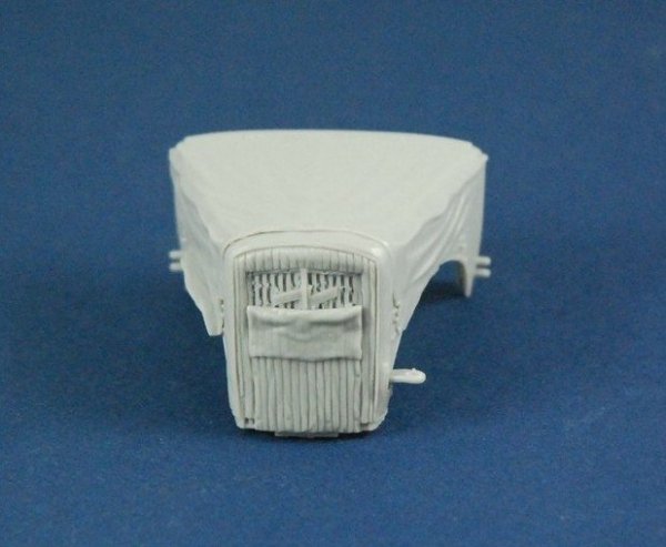 Panzer Art RE35-228 Opel Blitz engine deck with winter canvas 1/35