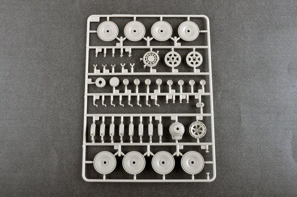 Trumpeter 09585 E-100 Flakpanzer w/12.8cm Flak 40 1/35