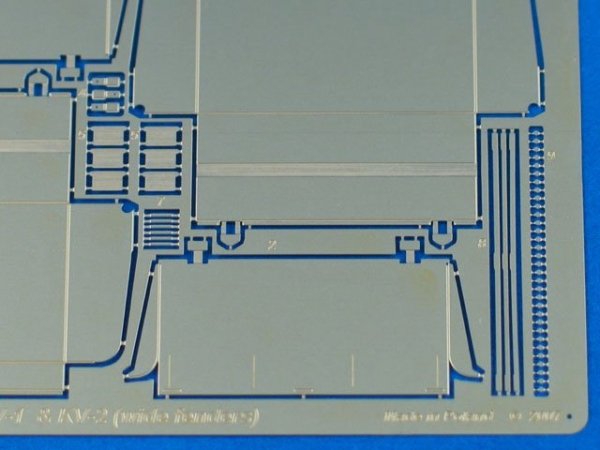 Aber 48030 Czołg KW 1 lub KW 2 wczesne- część 2- zasobniki na narzędzia późne Tamiya 1/48