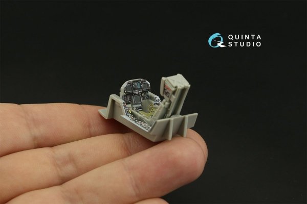 Quinta Studio QD48280 F/A-18C late 3D-Printed &amp; coloured Interior on decal paper (HobbyBoss) 1/48