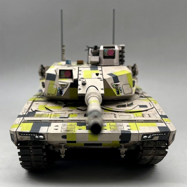 Amusing Hobby 35A065 KF51U Panther 4th Generation Main Battle Tank 1/35