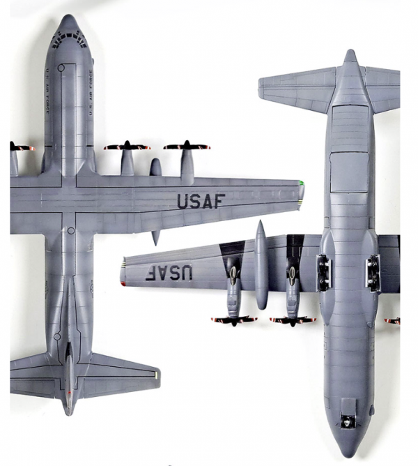 Academy 12631 C-130J-30 Hercules 1/144