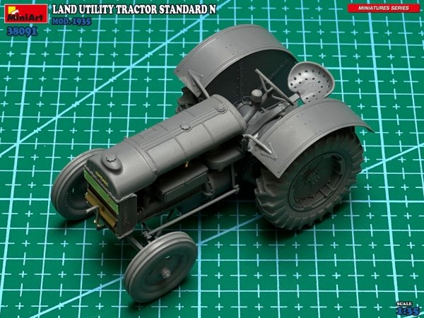 MiniArt 38091 Land Utility Tractor Standard N Mod. 1935 1/35