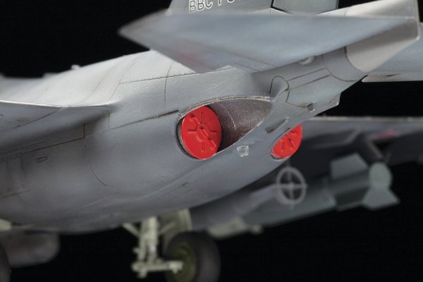 Zvezda 4818 YAK-130 &quot;MITTEN&quot; 1/48