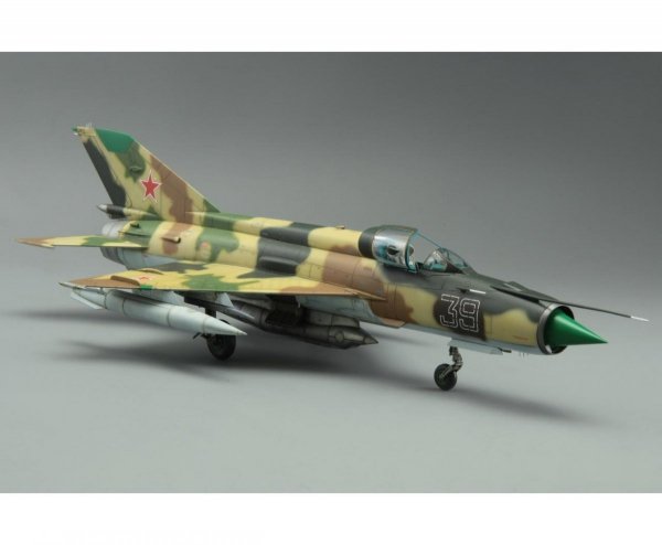 Eduard 8238 SMiG-21R ProfiPack Edition 1/48