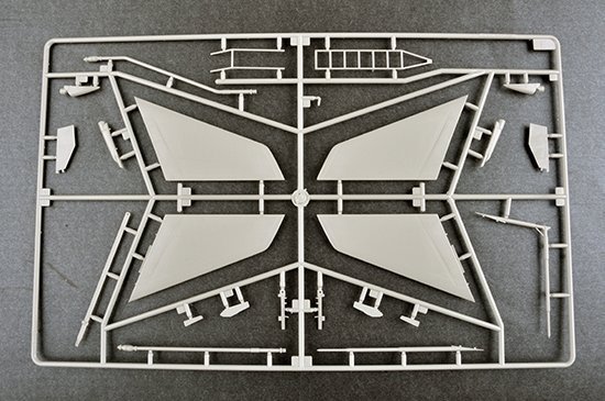 Trumpeter 03221 F-100C Super Sabre 1/32