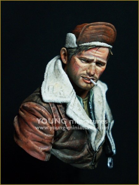 Young Miniatures YM1862 B-17 BOMBER CREW 1/10