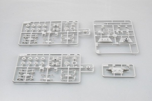 Trumpeter 07294 German Sd.Kfz 186 Jagdtiger (Porsche gear) w Zimme (1:72)