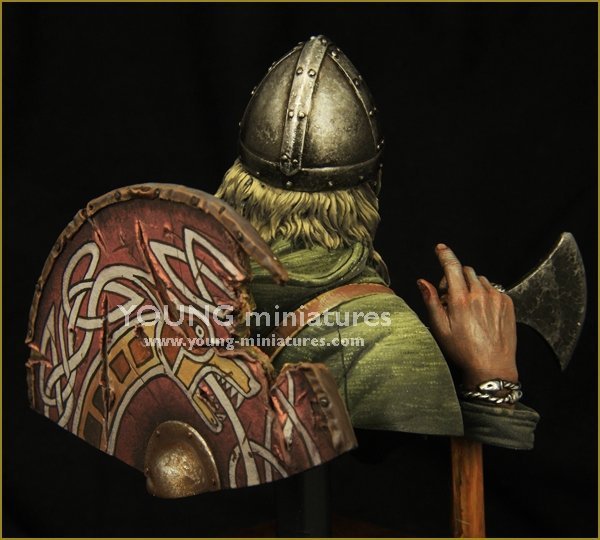 Young Miniatures YH1841 VIKING Warrior 1/10