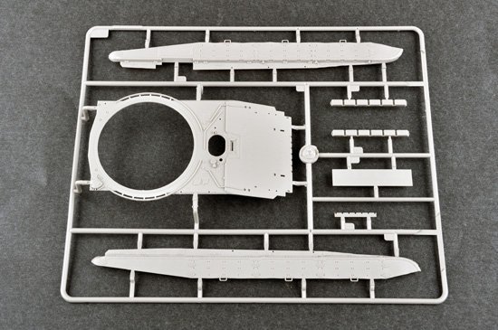 Trumpeter 09555 Russian T-72B1 MBT (w/kontakt-1 reactive armor) (1:35)