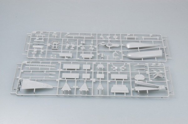 Trumpeter 04522 Russian Cruiser Pyotr Velikiy (1:350)