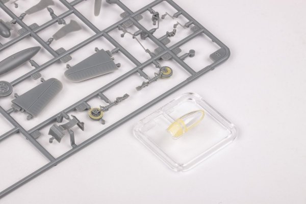 Eduard CX598 F8F-1 HOBBY BOSS 1/72