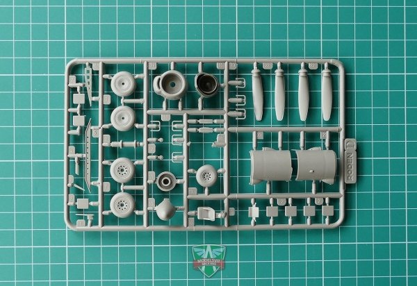 Modelsvit 72008 Antonov An-10 &quot;Ukraine&quot; 1/72