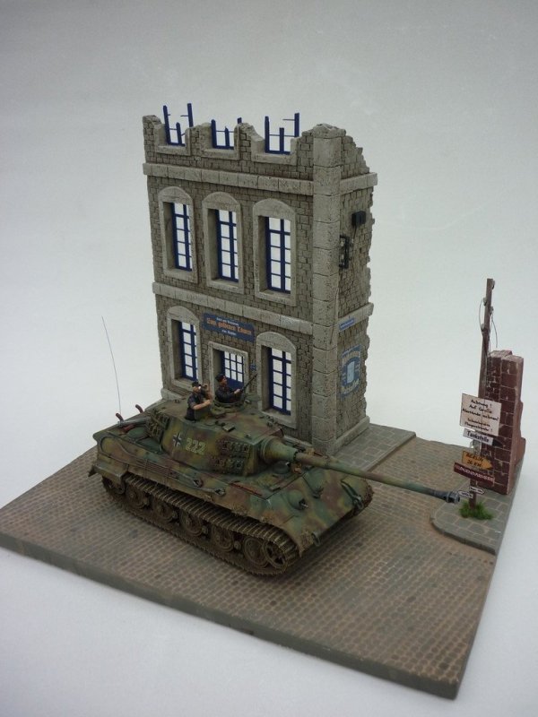 RT-Diorama 35197 Diorama-Base: &quot;Street Corner&quot; 1/35