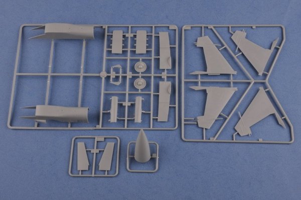 Hobby Boss 81712 Su-27 Flanker Early 1/48