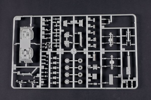 Trumpeter 07441 V-150 Commando w/20mm cannon 1/72