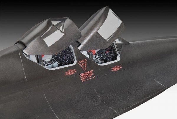 Revell 03751 Lockheed Martin SR-71 B Blackbird 1/48