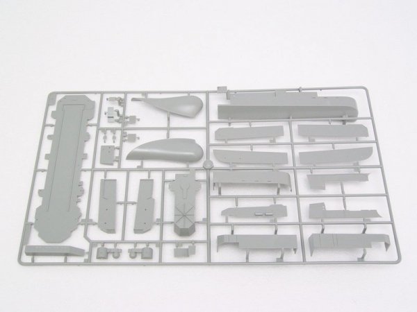 Trumpeter 05606 USSR Admiral Kuznetsov aircraft carrier 1:350