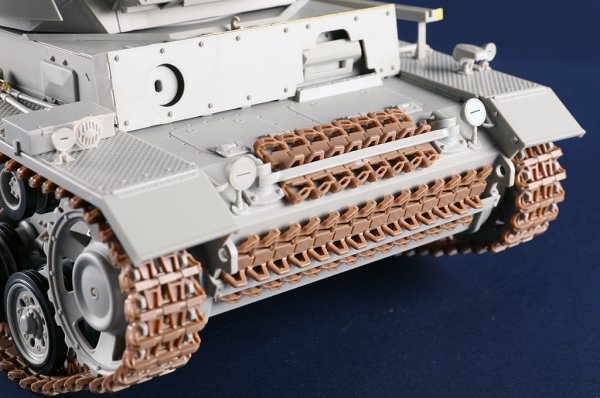 Trumpeter 00955 Pz.Bef.Wg.Fahrgestell Pz.Kpfw.III.Ausf.J 1/16