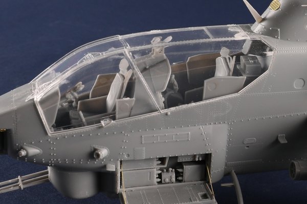 Trumpeter 05116U AH-1W Super Cobra  - USZKODZONE / DAMAGED 1/35