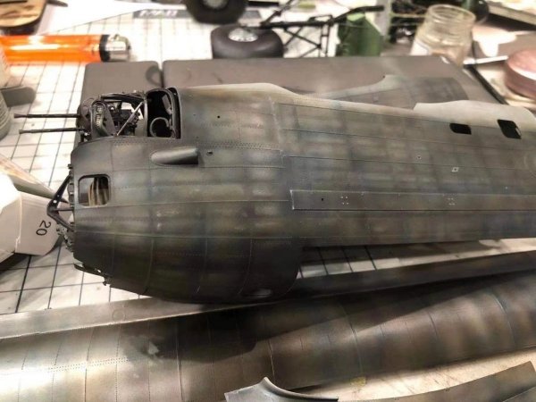 Border Model BF-010 Avro Lancaster B Mk.I/III with full Interior 1/32