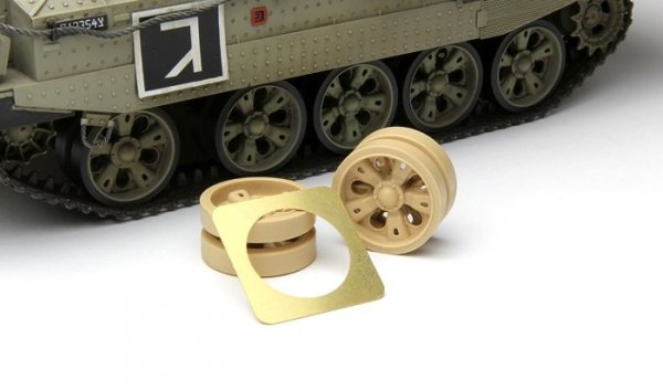 Meng Model SS-003 Achzarit Israel Heavy Armoured Personnel Carrier (1:35)