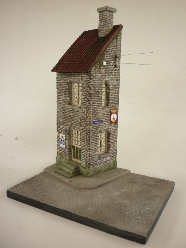 RT-Diorama 35254 Diorama-Base: European Corner Building 1/35