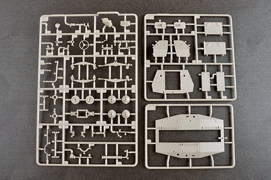 Trumpeter 09574 Soviet BTR-152K1 APC 1/35