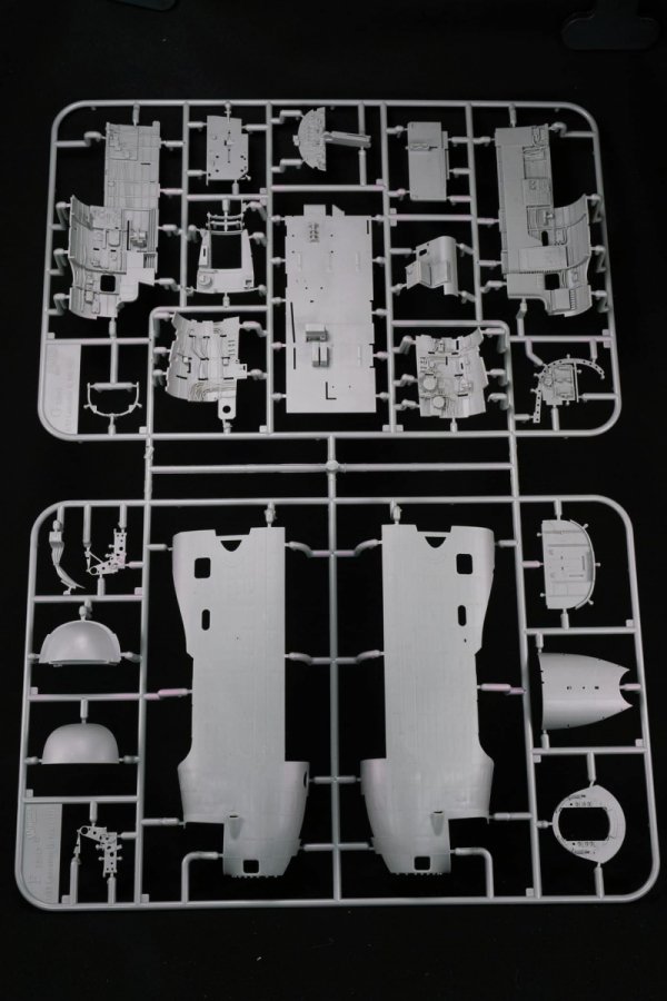 Border Model BF-011 Avro Lancaster B. Mk.III &quot;Dambusters&quot; w/ Full Interior 1/32