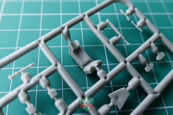 Modelsvit 72010 Mikoyan I-3U(I-420) Soviet interceptor 1/72