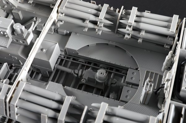 Trumpeter 00948 German Tiger II Heavy Tank - Porsche Turret Early Production 1/16