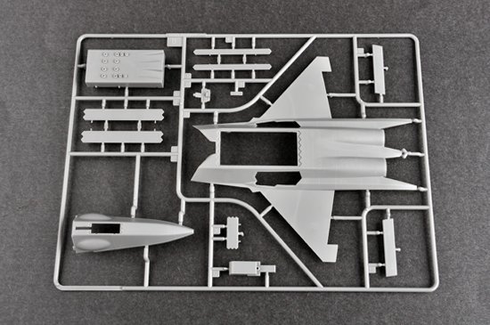 Trumpeter 01666 Shenyang J-31 Gyrfalcon (Airshow China 2014) (1:72)