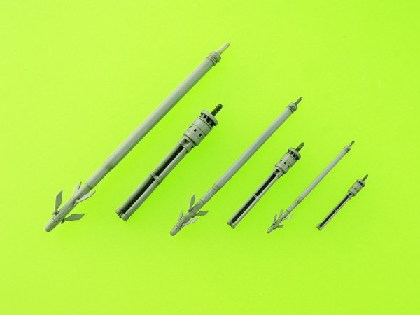Master AM-72-110 Mi-24 (Hind D/E) - JakB-12.7 machine gun barrel and DUAS probe (metal and resin parts) 1:72