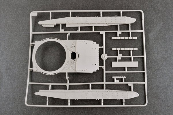Trumpeter 09609 Russian T-72B1 with KTM-6 &amp; Grating Armour 1/35