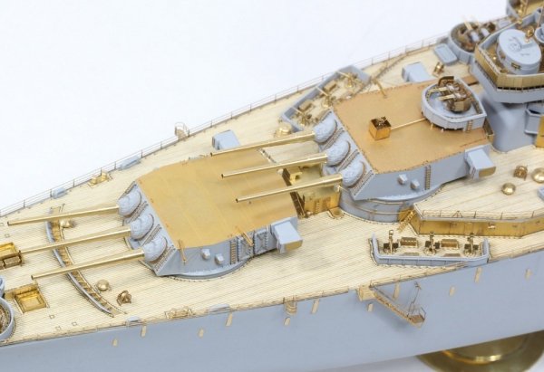 Pontos 35026FN USS BB-63 Missouri 1945 Detail Up Set (Teak tone stained wooden deck) (1:350)