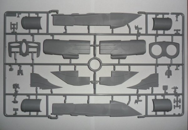 ICM 48903 MiG-25 PD, Soviet Interceptor Fighter (1:48)