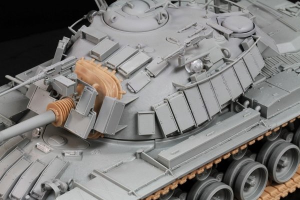 Dragon 3618 IDF Magach 5 w/ERA and Mine Roller (1:35)