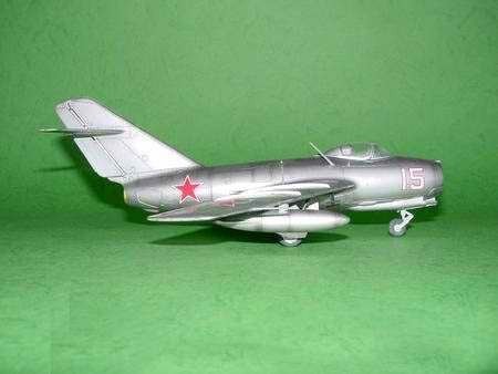 Trumpeter 02806 MiG-15 bis Fagot-B (1:48)