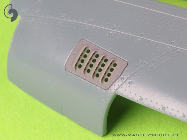 Master AM-48-187 P-51 Mustang - pokrywa wlotu powietrza do gaźnika - typ z żaluzjami dla RAF - wersja A (do modelu Eduard) 1/48