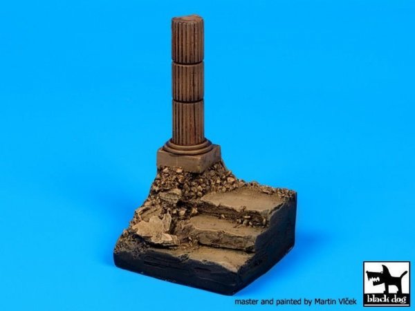 Black Dog D35039 Stairs with column base 1/35