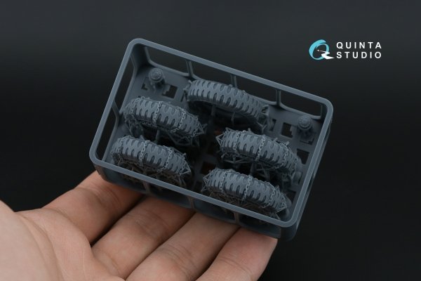 Quinta Studio QT35012 Dodge WC Family tyre set with chains (Zvezda) 1/35