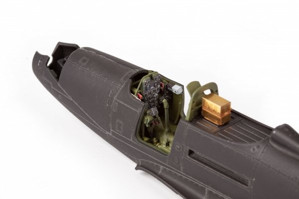 Eduard FE1477 P-39Q ARMA HOBBY 1/48