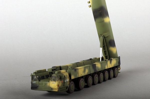 Hobby Boss 82963 DF-41 ICBM 1/72
