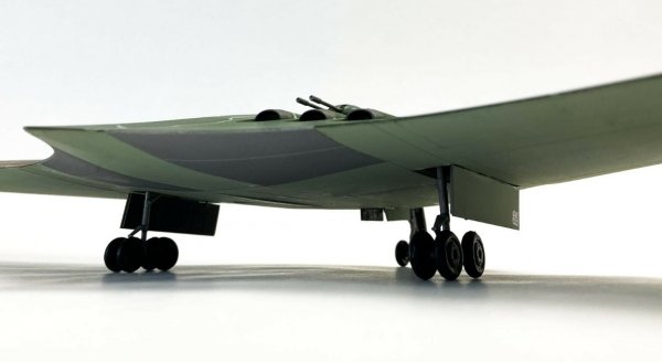 Modelcollect UA72221 Japanese Army Type Z - Long-Range Strategic Bomber 1/72