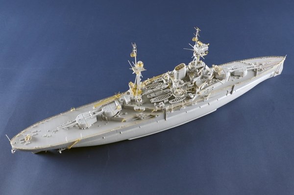 Trumpeter 05379 HMS Resolution 1/350