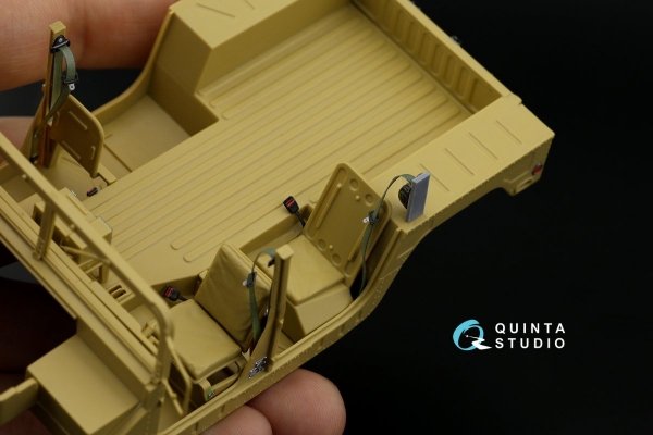 Quinta Studio QR35003 HUMVEE family belts, 3D-Printed &amp; coloured on decal paper (all kits) 1/35