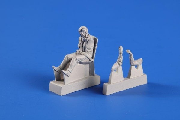 CMK F48361 P-51D Mustang Pilot ETO, Seated 1/48