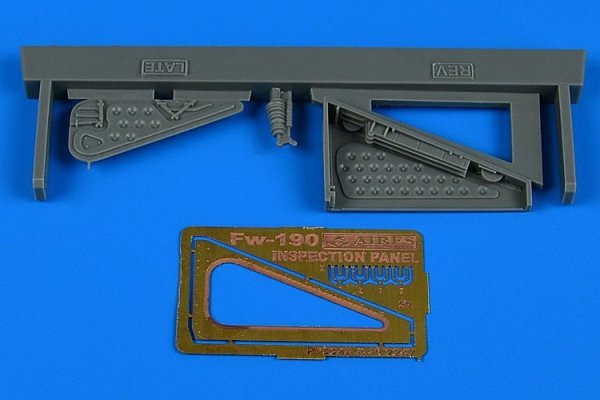 Aires 2247 Fw 190 inspection panel - late 1/32 REVELL